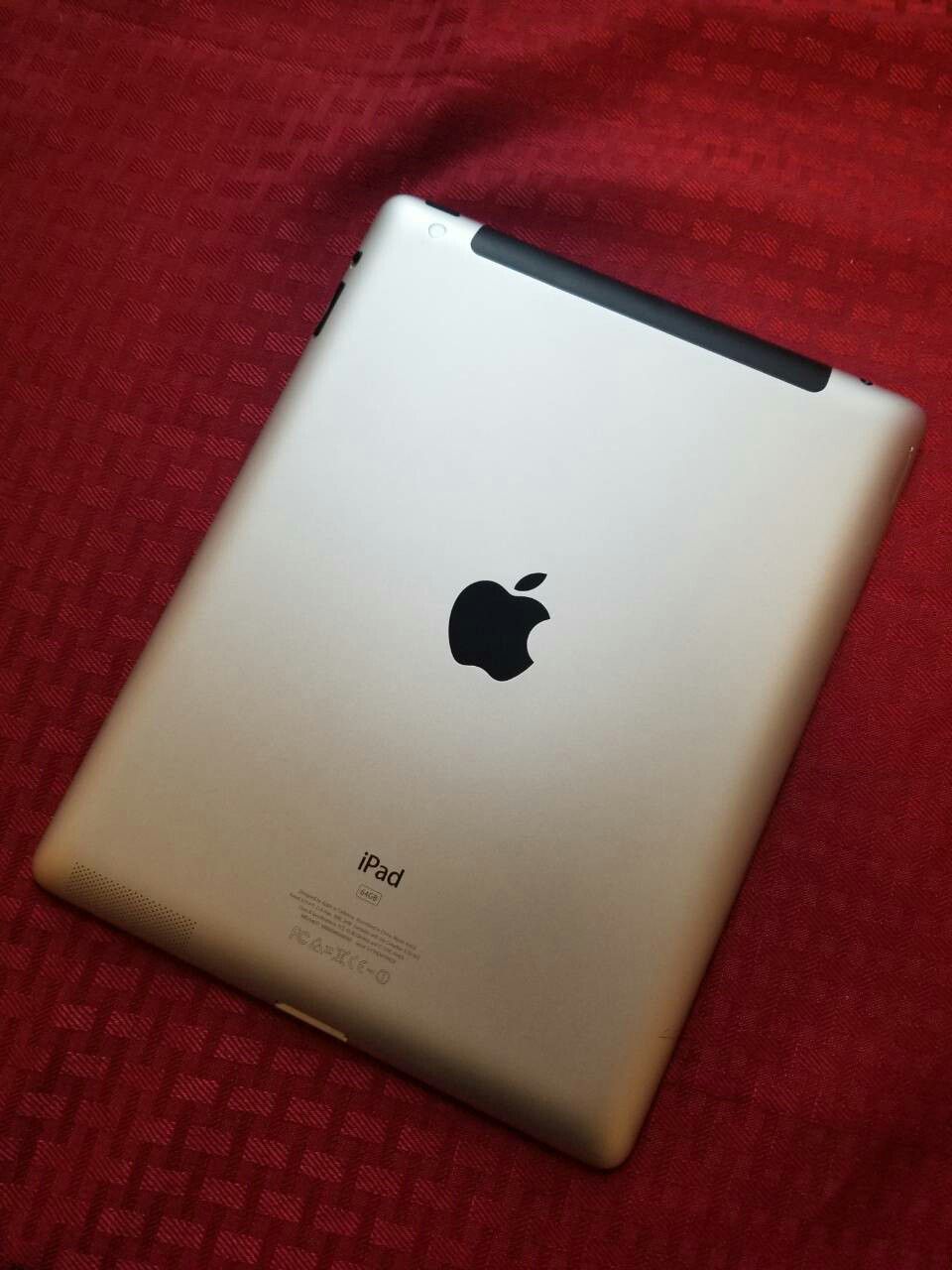 IPad 4th generation, Cellular and Wi-Fi Internet access, UNLOCKED, Usable with Wi-Fi and SIM, Excellent condition.