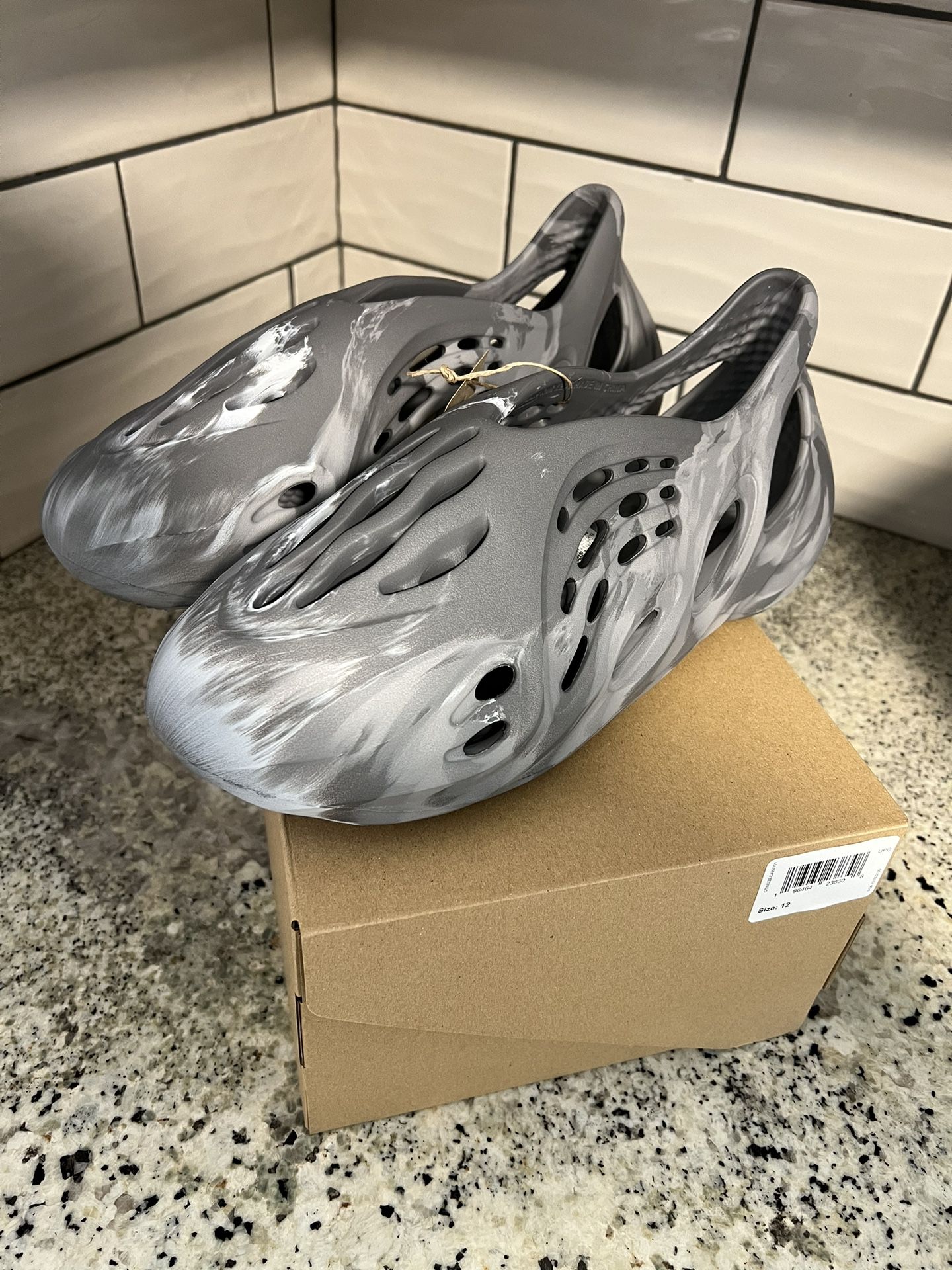 adidas Yeezy Foam Runner MX Granite M12
