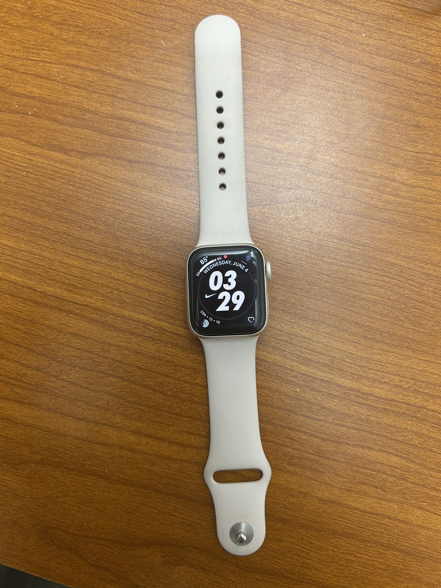 Apple Watch SE 2nd Generation (2024) (40mm)