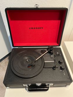 Vinyl record player