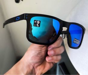 New Oakleys  Box, Pouch Cloth All Included