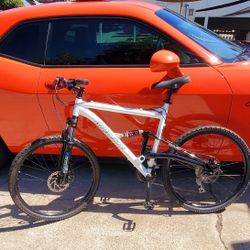 MOUNTAIN BIKE..Brand NEW!!