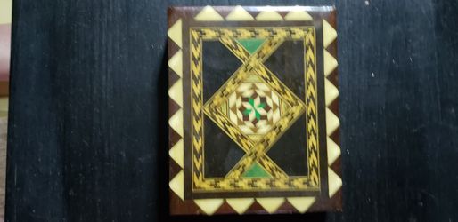 Inlaid box