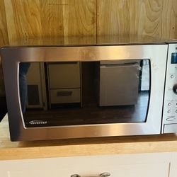 Pre-owned Panasonic - Full-Size Microwave  - Stainless Steel $100
