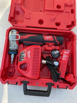 Milwaukee M12 PEX Expander Tool Kit