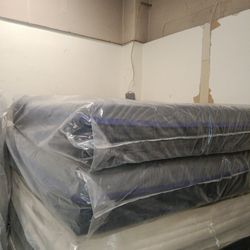 🔥🔥🔥 $249 California King Memory Foam Mattress Available $249 🔥🔥🔥