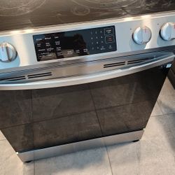 Samsung Smart Stove (CRACKED STOVETOP)