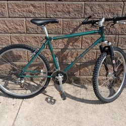 Gary Fisher Marlin Mountain Bike Size 18 Inch Frame Ready To Ride 