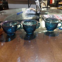 Vintage Set up 3 blue carnival glass cups $15