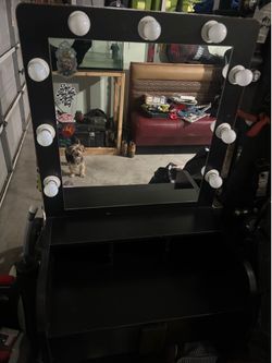 Makeup Vanity with lights