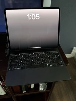 13-inch M5 iPad Pro 256GB + Apple Magic Keyboard – Like New