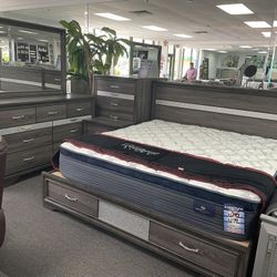 Beautiful 5 Piece Bedroom Set With Storage Drawers And Jewelry Drawers