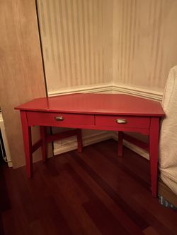 Nice Red Corner Desk!