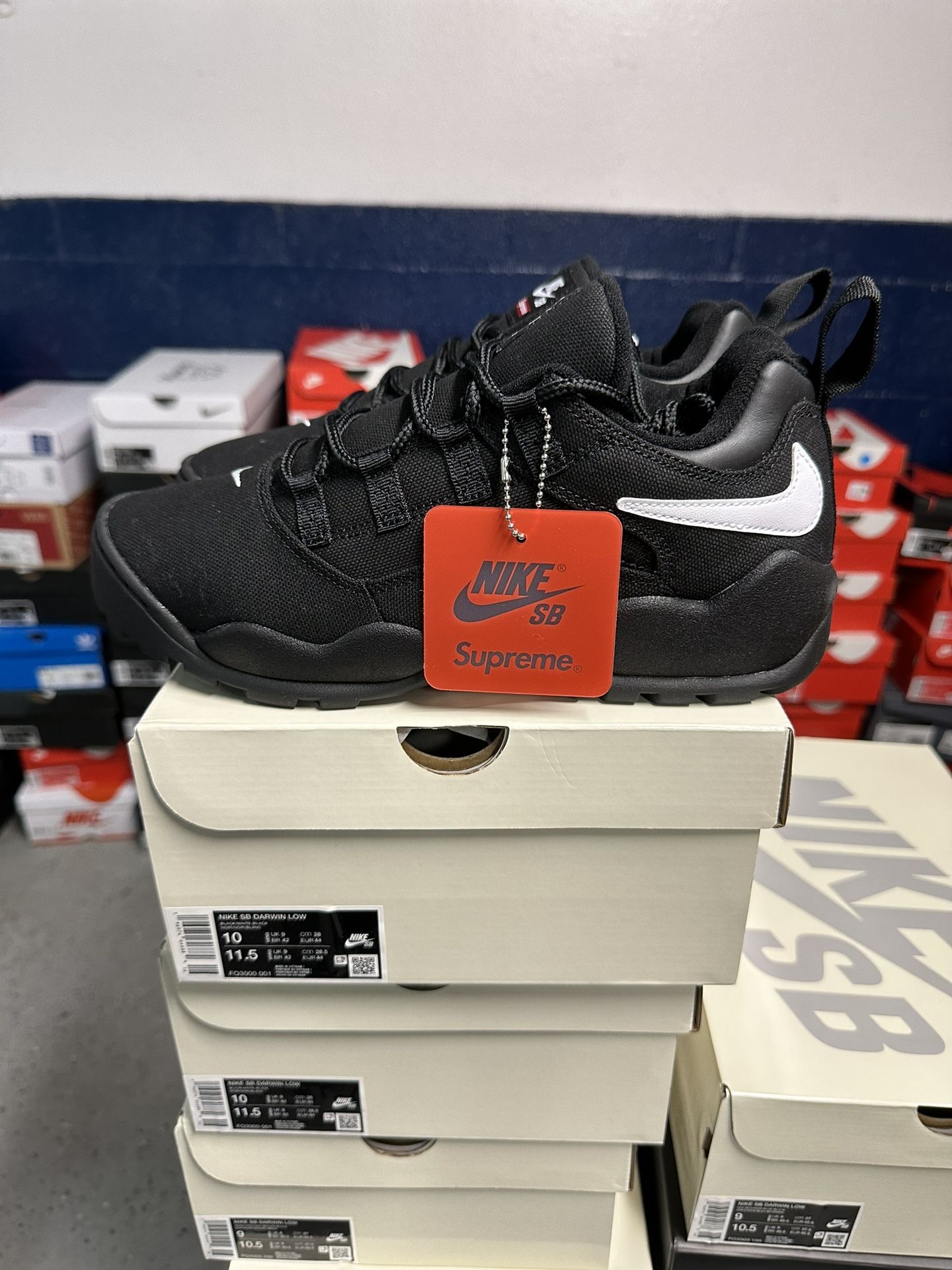 Nike SB X Supreme Darwin Low Black for Sale in San Diego, CA - OfferUp