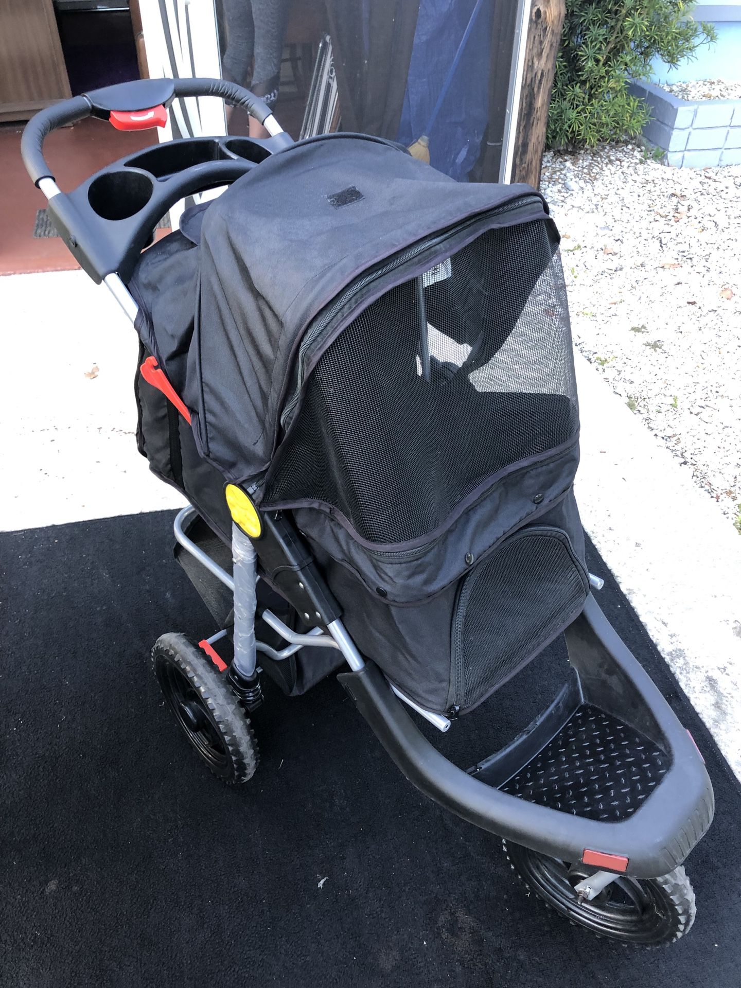 Like New Oxford Lazy Buddy Pet / Dog Stroller W/ 3 Large Walking / Jogging Wheels.