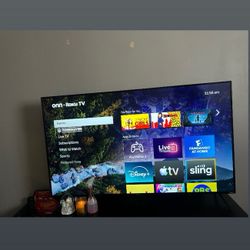 65” 4K UHD Roku Smart Tv