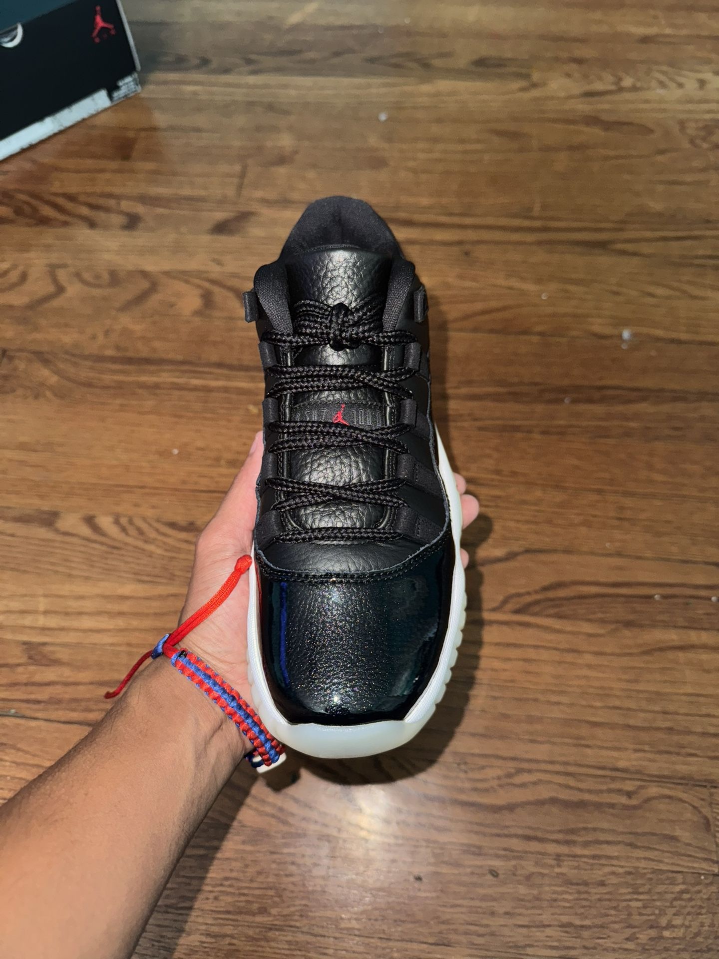 Air Jordan 11 Retro Low Size 6.5y/8W