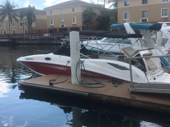 2014 Sea Ray 300 Sundeck Red, 8.2 Mercruiser Engine