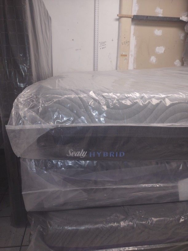 π€π€π€ $499 California King Sealy Hybrid Posturphedic 13 Inch Height Mattress $499 π€π€π€