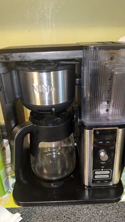 NINJA Hot and Iced coffee maker