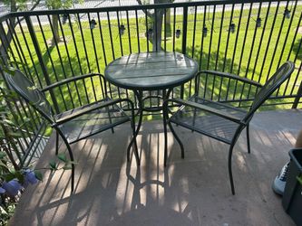 Outdoor table and chairs