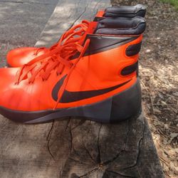 NIKE HYPERDUNK RED BRIGHT NEVER WORN  NO BOX SIZE 11.5   $120