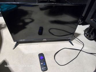 24 in ONN Roku TV and remote