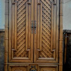 Thomasville Armoire 