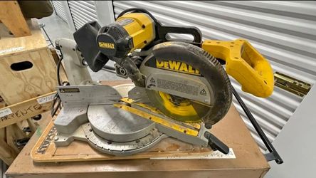 12in Double Bevel Dewalt sliding miter saw