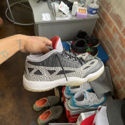 JORDAN 11 LOW
