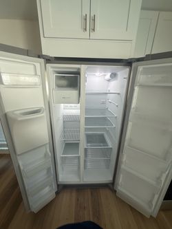 Side-by-Side Refrigerator with Ice Maker