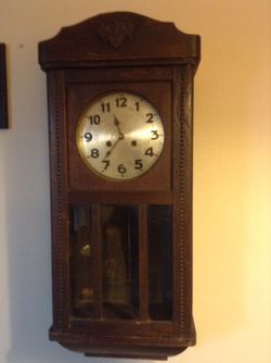 Beautiful antique clock art Neavo .it has a wonderful 3 hammer chime