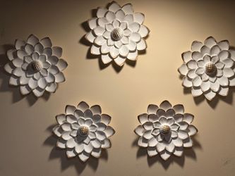 Wallflower decor