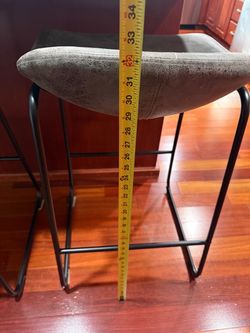 (4) Island/Bar stools