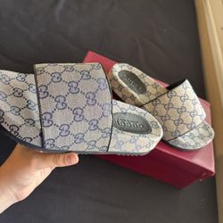 GUCCI SLIDES 