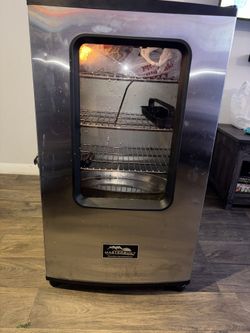 Masterbuilt Electric Smoker – Good Condition, Works Great