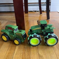 John Deere Roll n’ Go Green Tractor Flashlight Vehicle Sounds & Lights Toy TOMY John Deere Monster Treads Lightning Wheels Tractor Green *Works*