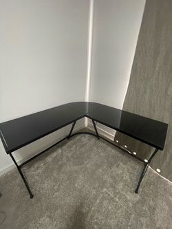 Computer table