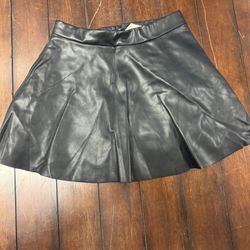 H&M faux leather skirt size 6 youth teen black