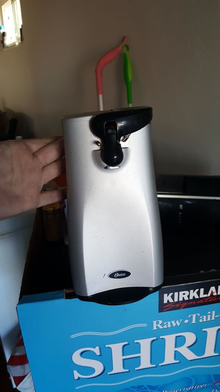 Electric can opener