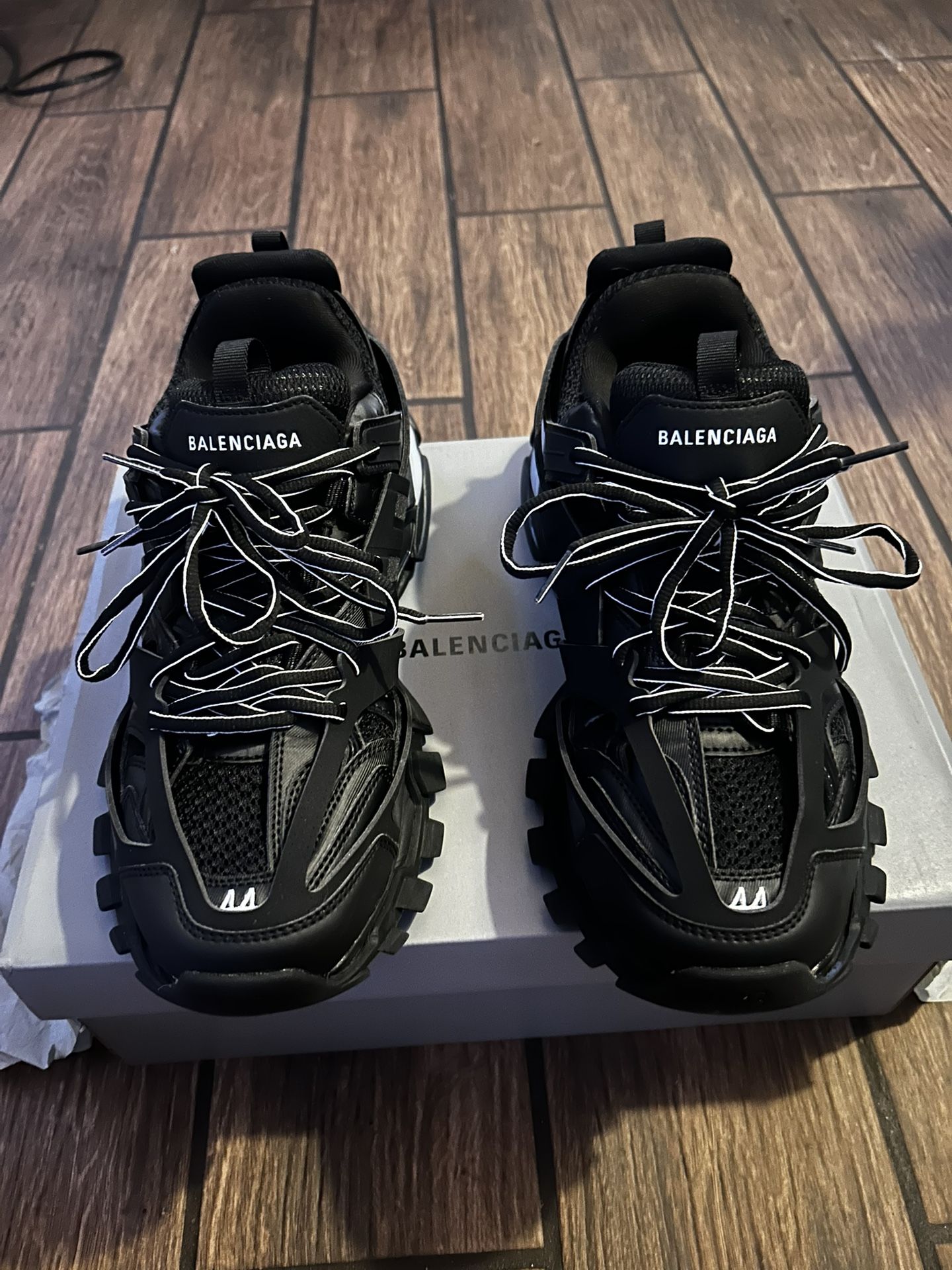 NEW!! Balenciaga Tracks