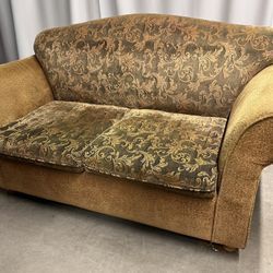 Nice Sofa // Loveseat