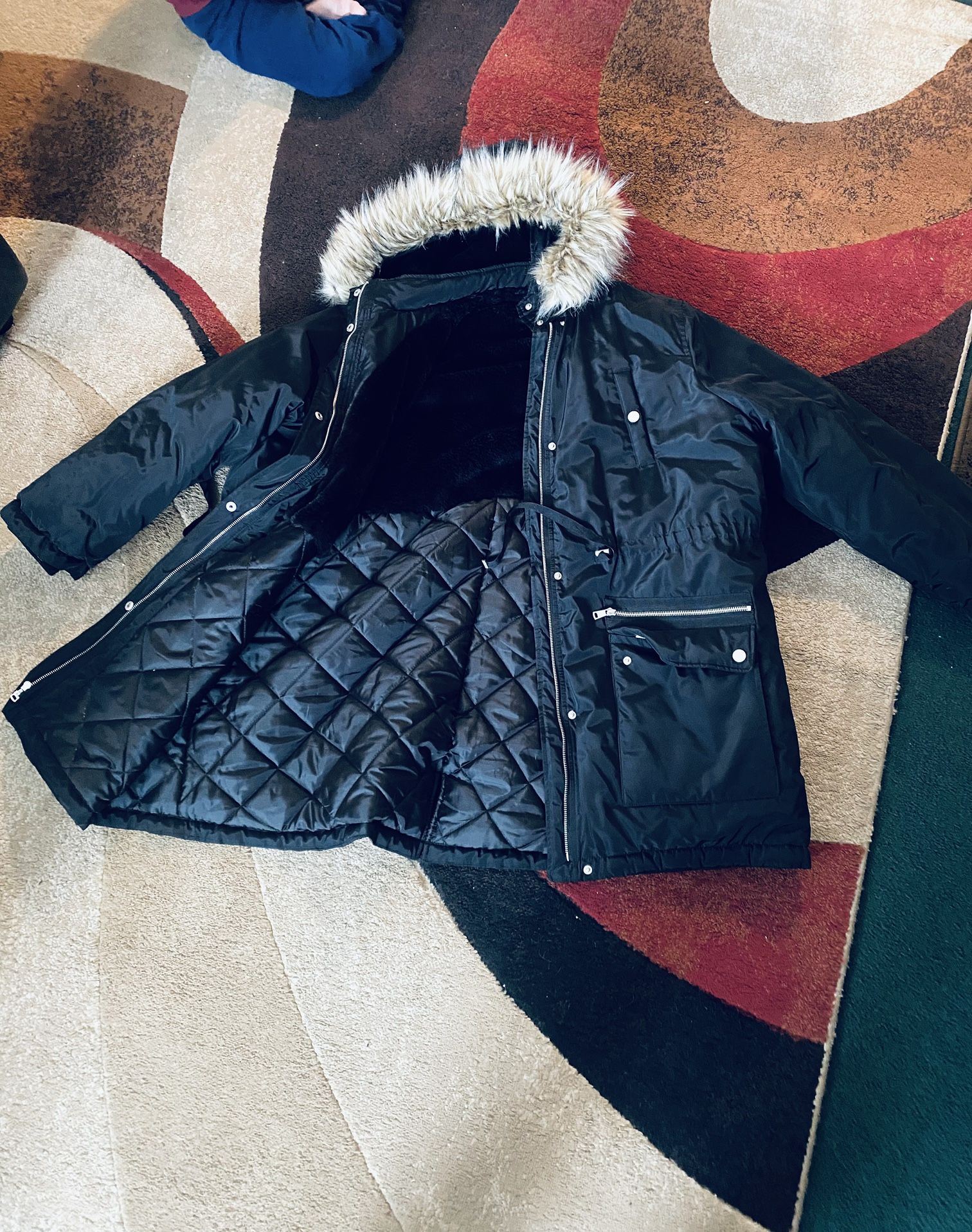 $80-Like new quilted size 3X warm Coat/Jacket (fits like 3X/4X). Purchased last year never worn. Pick up in Yakima near Fred Meyers area. $80-Chaquet