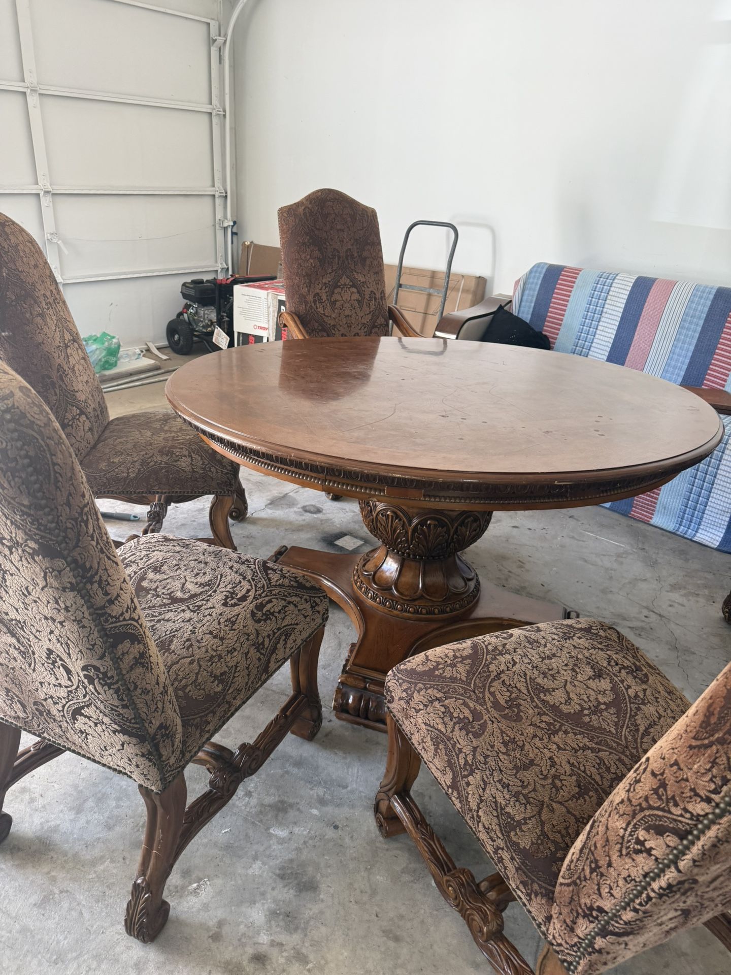 Dinner Table With Chairs 