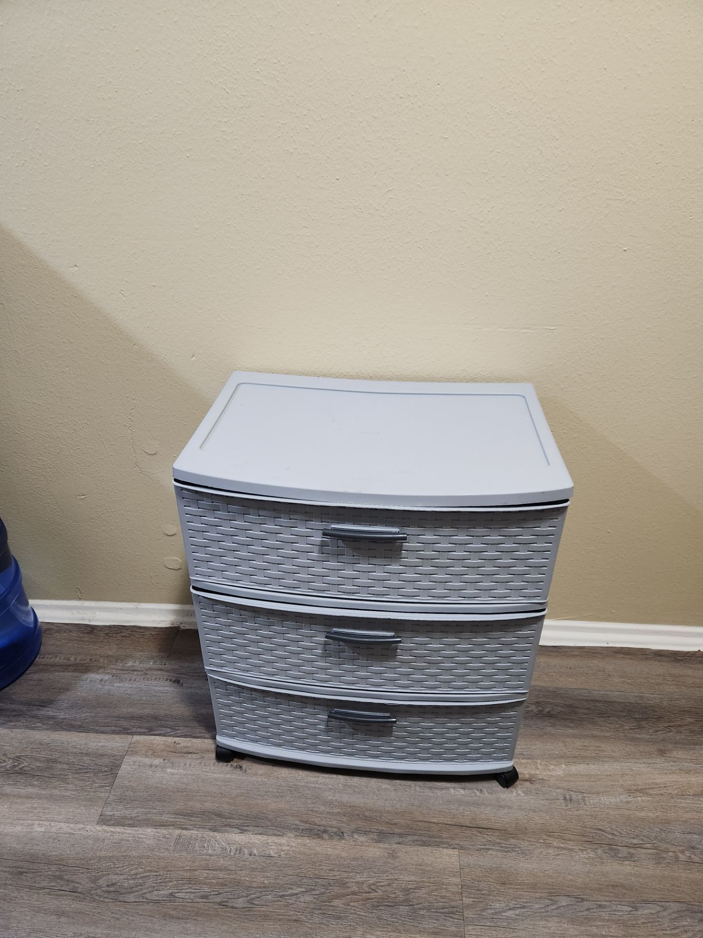 Chest Of Drawers With Wheels Used Conditions