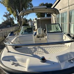 Boston whaler Dauntless 17