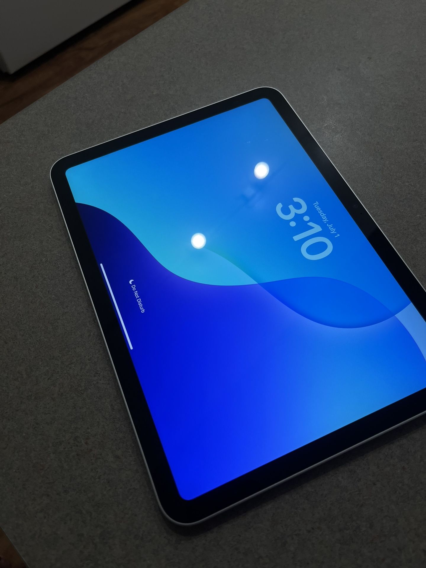 ipad Air 10th Gen NEW CONDITION unlocked