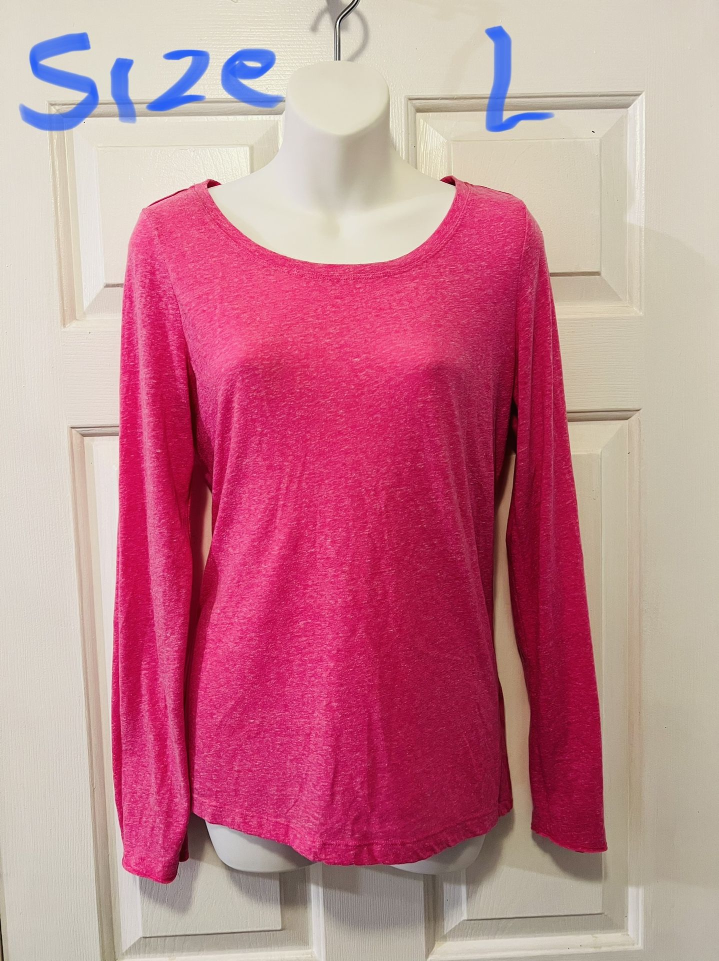 Very beautiful women Suéter size (L)only $5