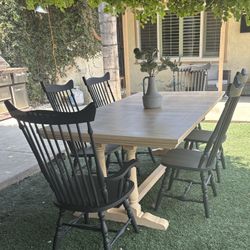 7 Pc Dining Table And Chairs