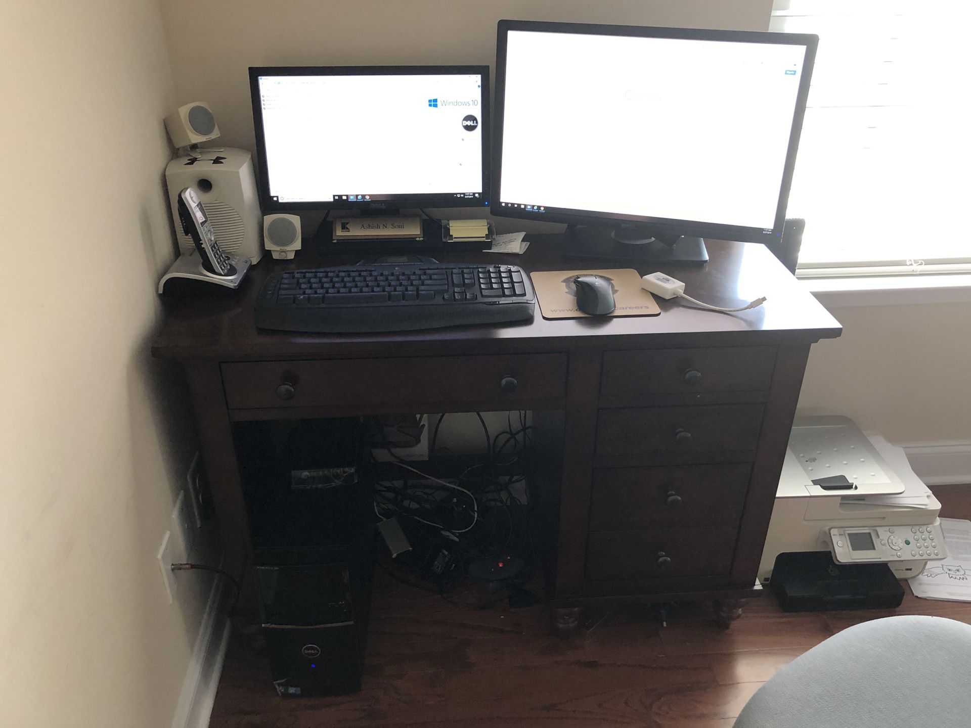 Dell Vostro Desktop like new with dual monitor